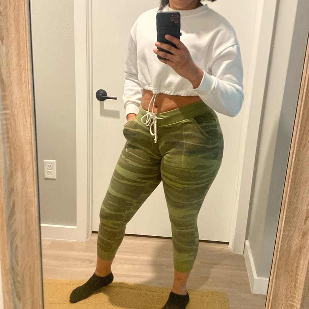 ALTERNATIVE PANTS SIZE SMALL